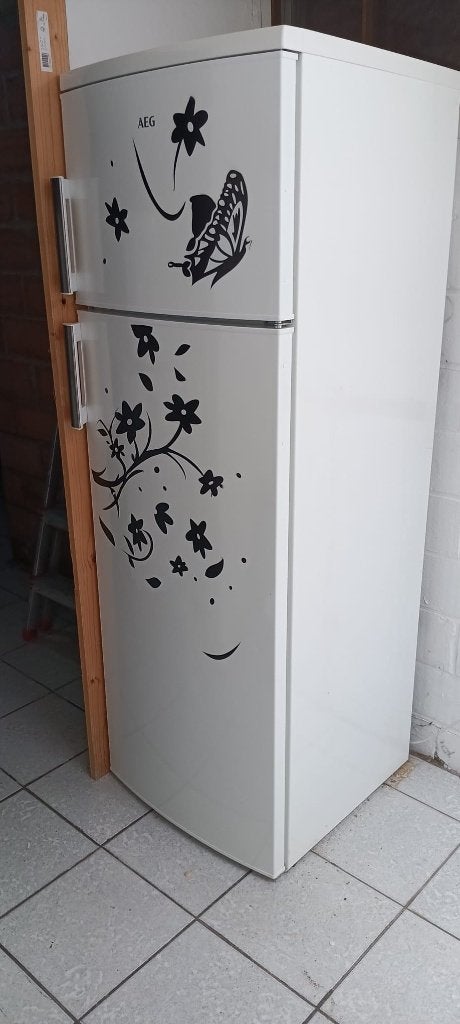 Réfrigérateur + congélateur AEG, Utilisé, 45 à 60 cm, 100 à 150 litres, Avec congélateur séparé
