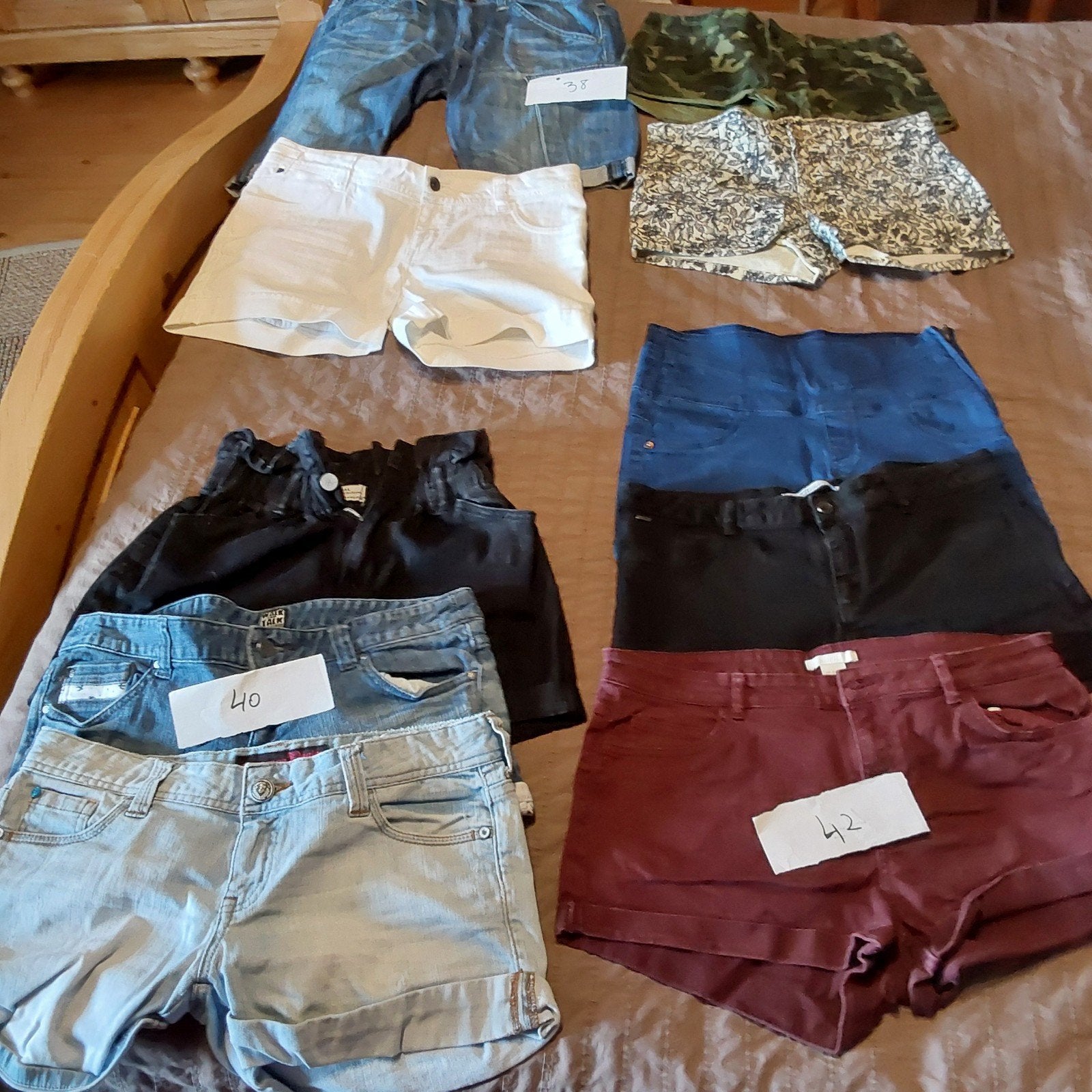 Korte broeken in de maten 38/40/42 en L, Kleding | Dames, Maat 38/40 (M), Kort, Ophalen of Verzenden, Diverses
