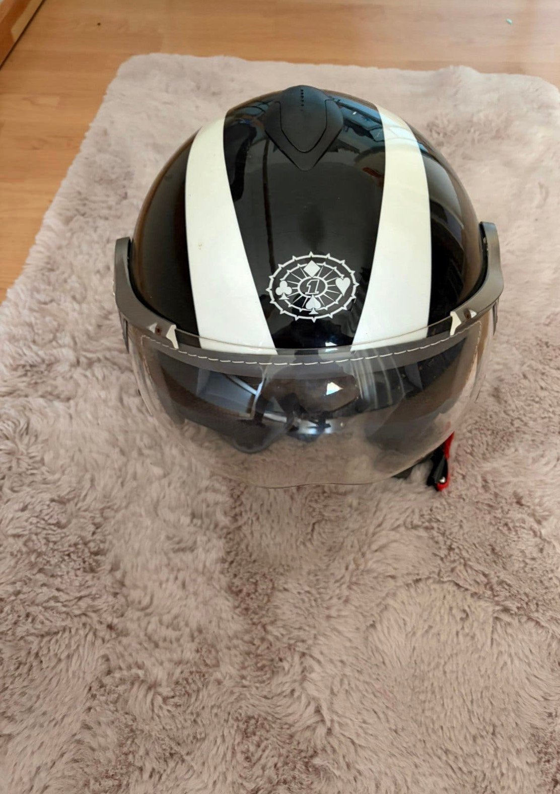 Casques, Enlèvement, Comme neuf