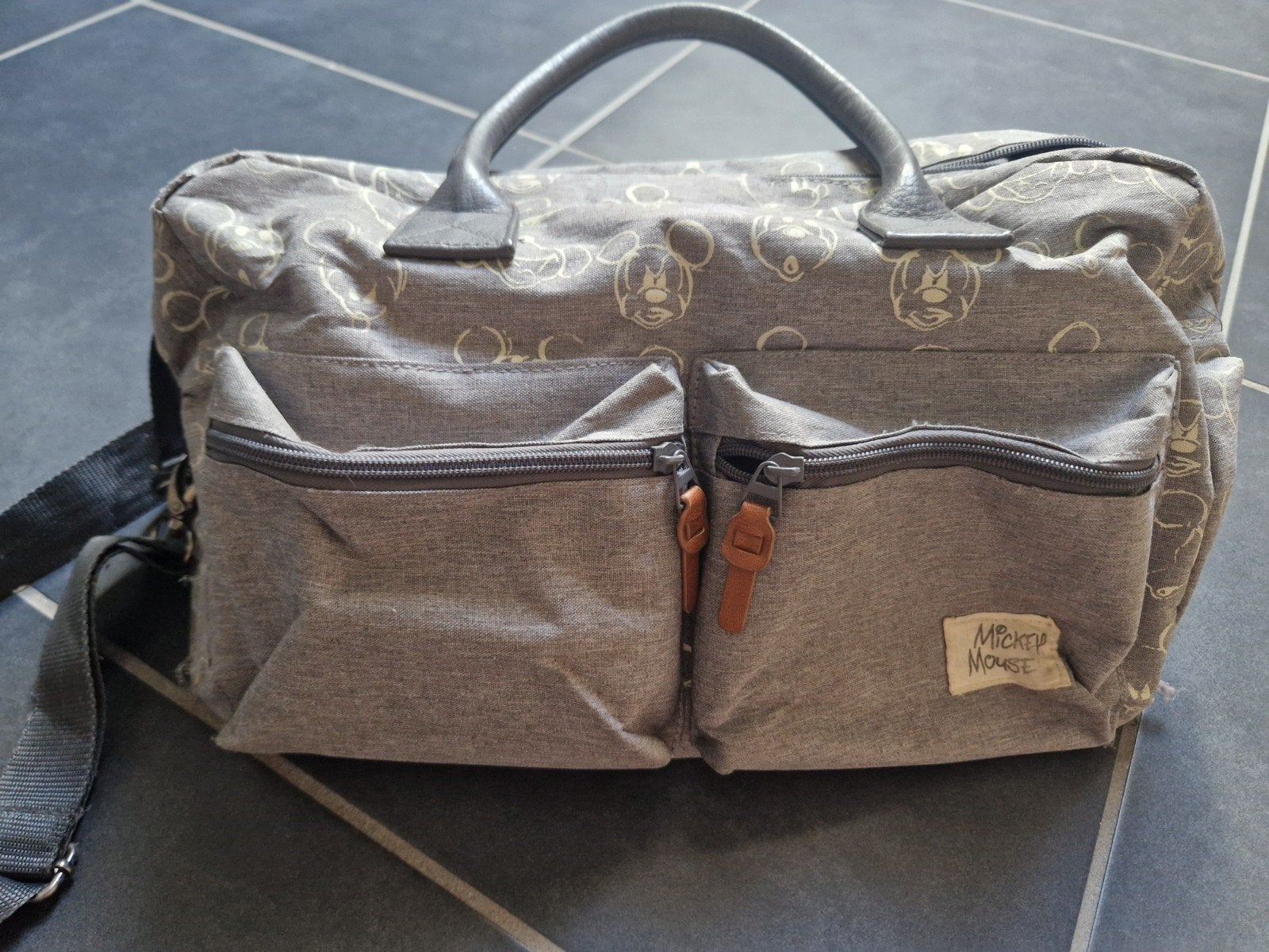 mickey mouse luiertas, Enfants & Bébés, Sac à langer bébé, Comme neuf, Enlèvement, Autres marques, Poches supplémentaires