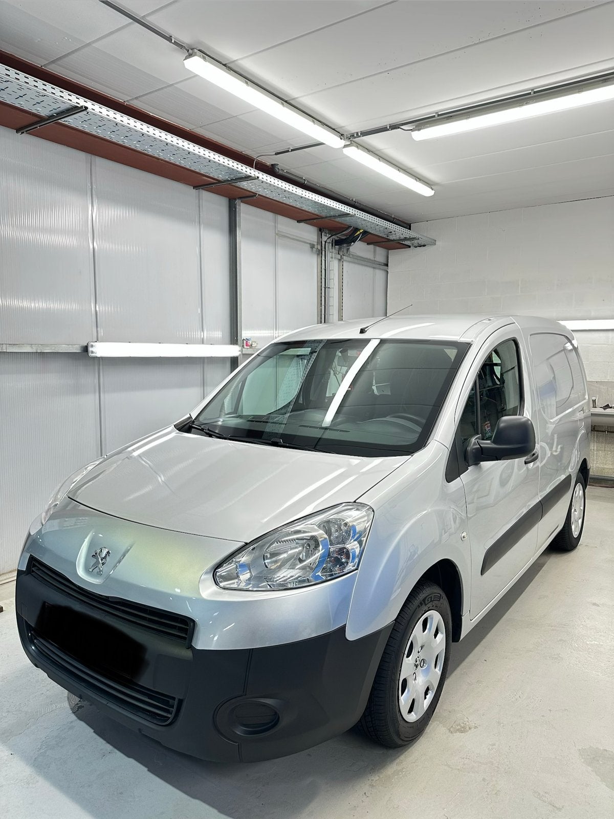 Peugeot Partner 1.6 HDI 3PL 90 pk 89.000 km!, Auto's, Dealer onderhouden, 4 cilinders, 1600 cc, 5 deurs