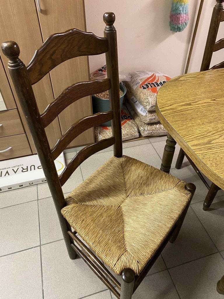 6 stoelen met bijhorende tafel, Ophalen, Gebruikt, Bruin, Hout