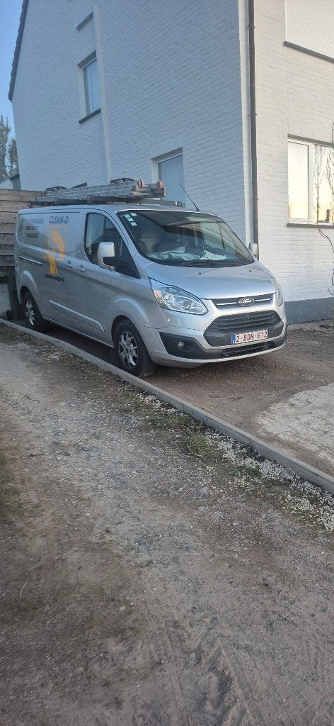 Ford transit L2 H1, Voorwielaandrijving, 4 deurs, Zwart, Parkeersensor