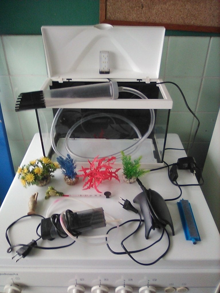 Aquarium + Toebehoren 39x19,5x30 AFHALING LEES BESCHRIJVING, Dieren en Toebehoren, Ophalen, Gebruikt, Overige typen, Overige merken