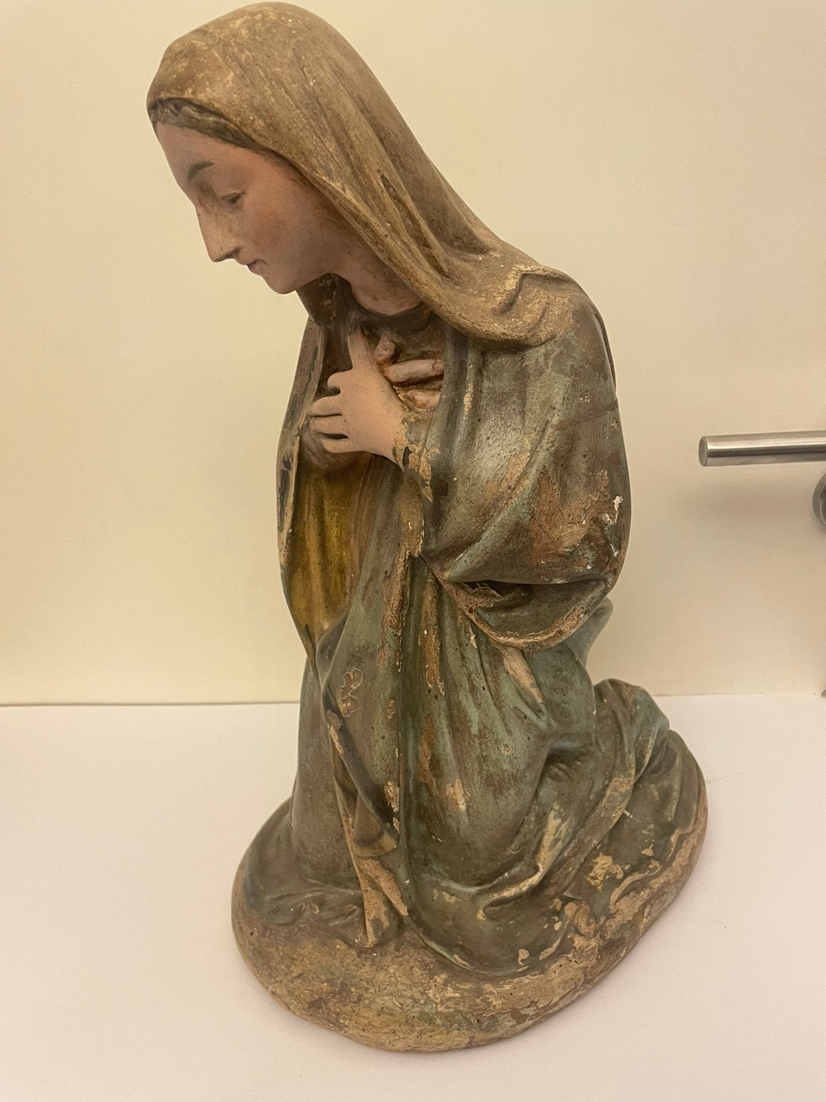 Oud geknield Mariabeeld - Kerststal of Annunciatie., Antiek en Kunst, Antiek | Religieuze voorwerpen, Ophalen of Verzenden