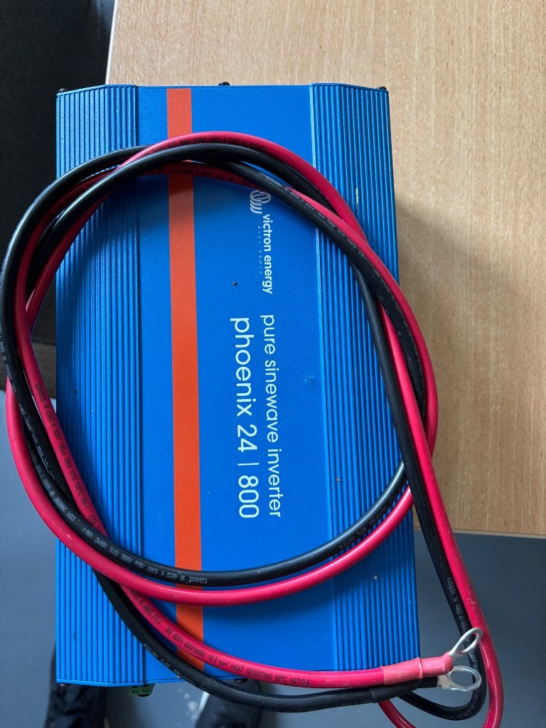 Victron Energy Phoenix 24/800, Caravans en Kamperen, Mobilhome-accessoires, Ophalen, Zo goed als nieuw
