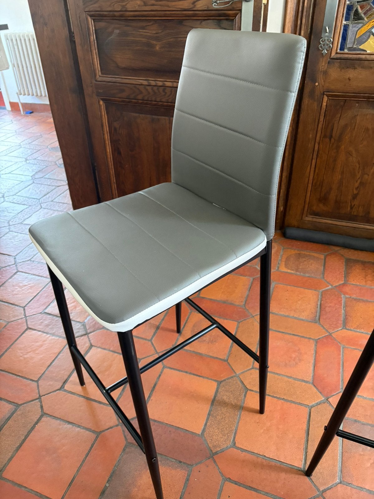 Barkrukken grijs kunstleder, Ophalen, 60 tot 90 cm, Zo goed als nieuw, Metaal