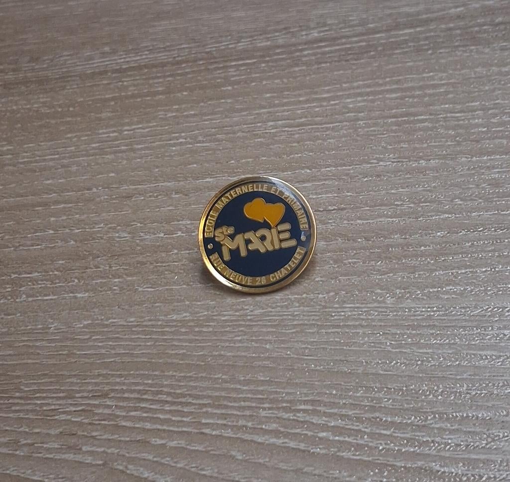 PIN - SAINTE-MARIE - ECOLE MATERNELLE ET PRIMAIRE - CHATELET, Envoi, Utilisé, Autres sujets/thèmes, Insigne ou Pin's