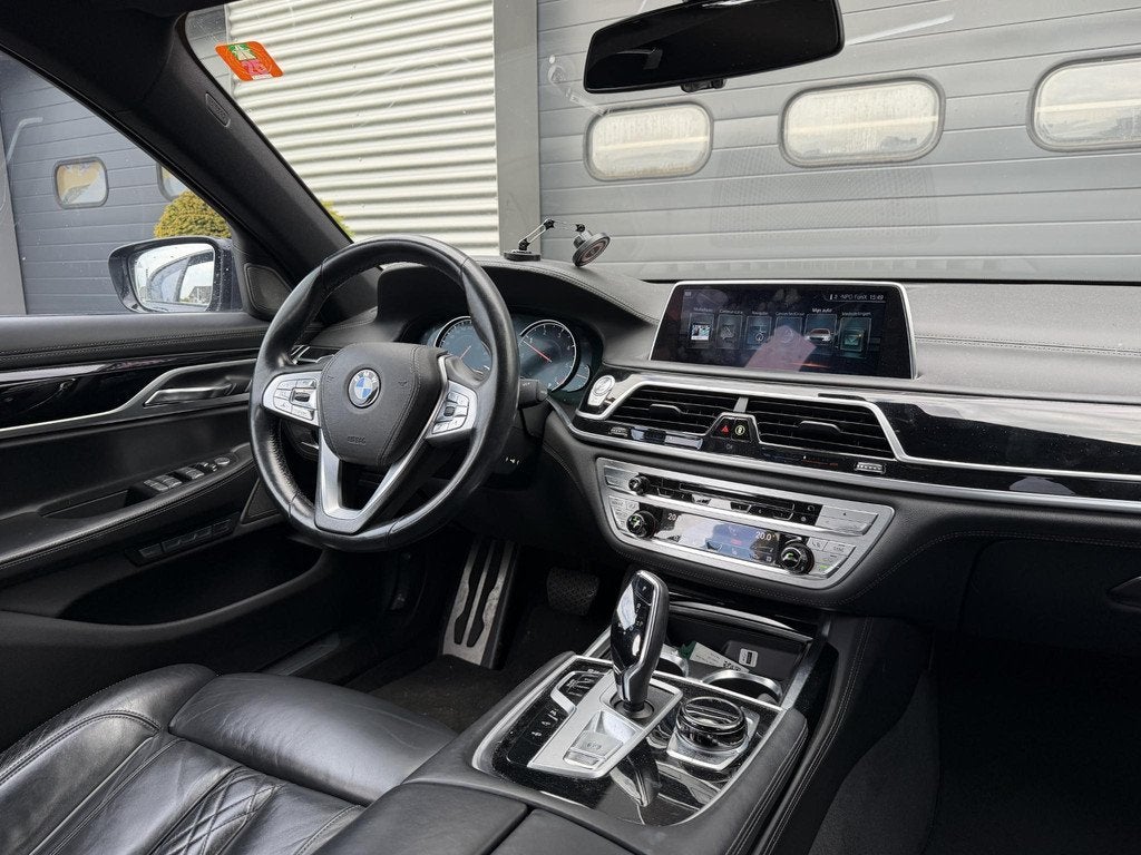 BMW 7 Serie 750d xDrive High Executive M-Sport, Autos, Cuir, Argent ou Gris, Achat, Entreprise