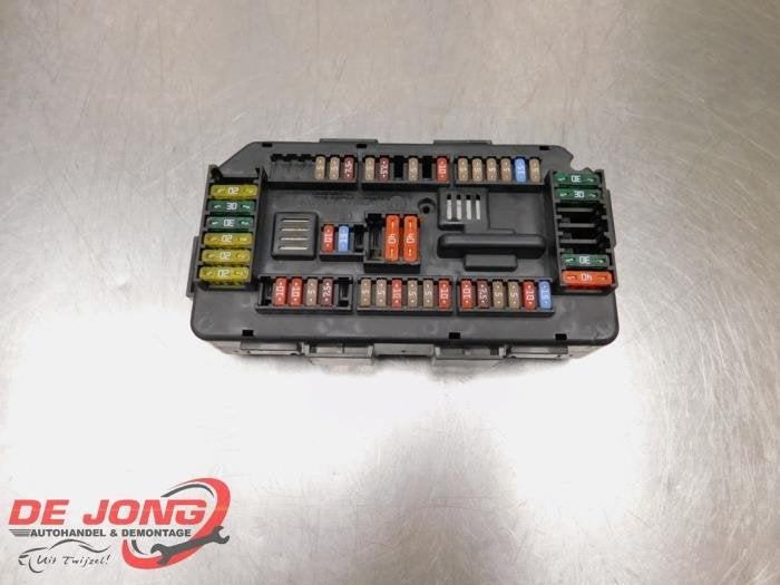 Boîte à fusibles d'un BMW 1-Serie, -, 3 mois de garantie, Utilisé, -