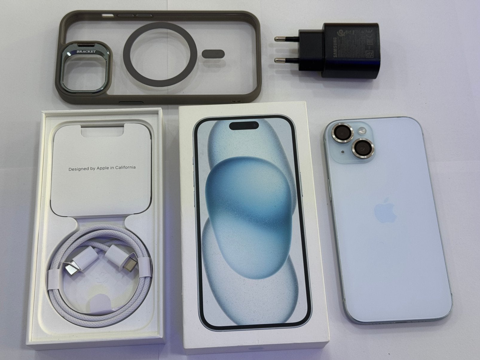 Iphone 15 bleu Trés bon etat avec accessoires, Télécoms, Enlèvement, Comme neuf, Bleu, IPhone 15