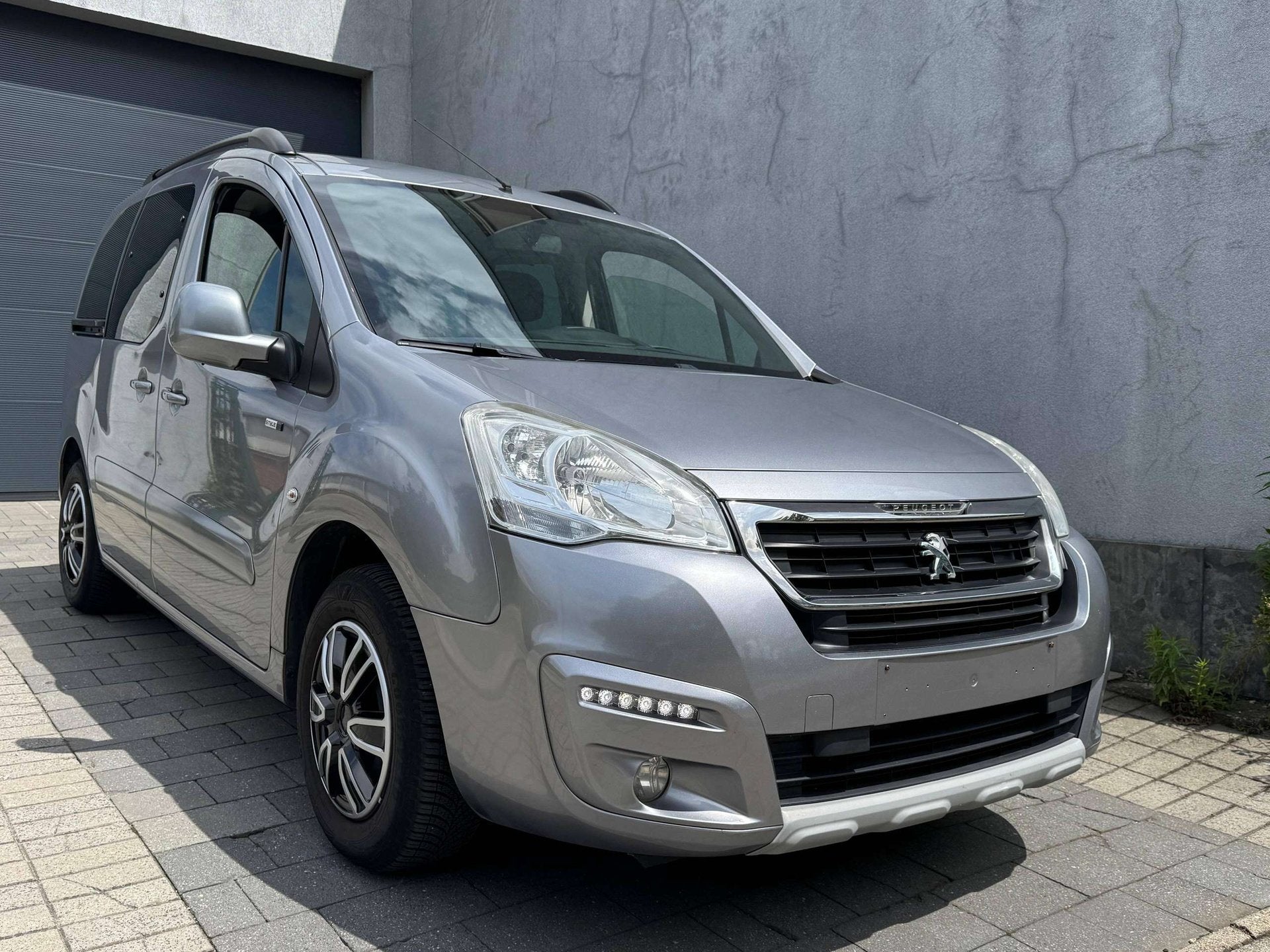 Peugeot Partner 1.2 PureTech Style 2017 AIRCO, Auto's, Stof, Gebruikt, Euro 6, 1199 cc