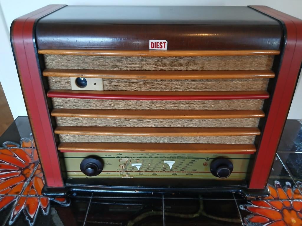 Ancienne radio, Enlèvement, Radio