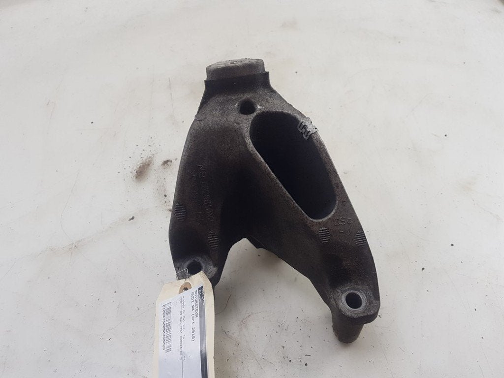 MONTAGE MOTEUR A4 Avant (B8) (|8K0199307BN|8K0199307CC|), Utilisé, Audi