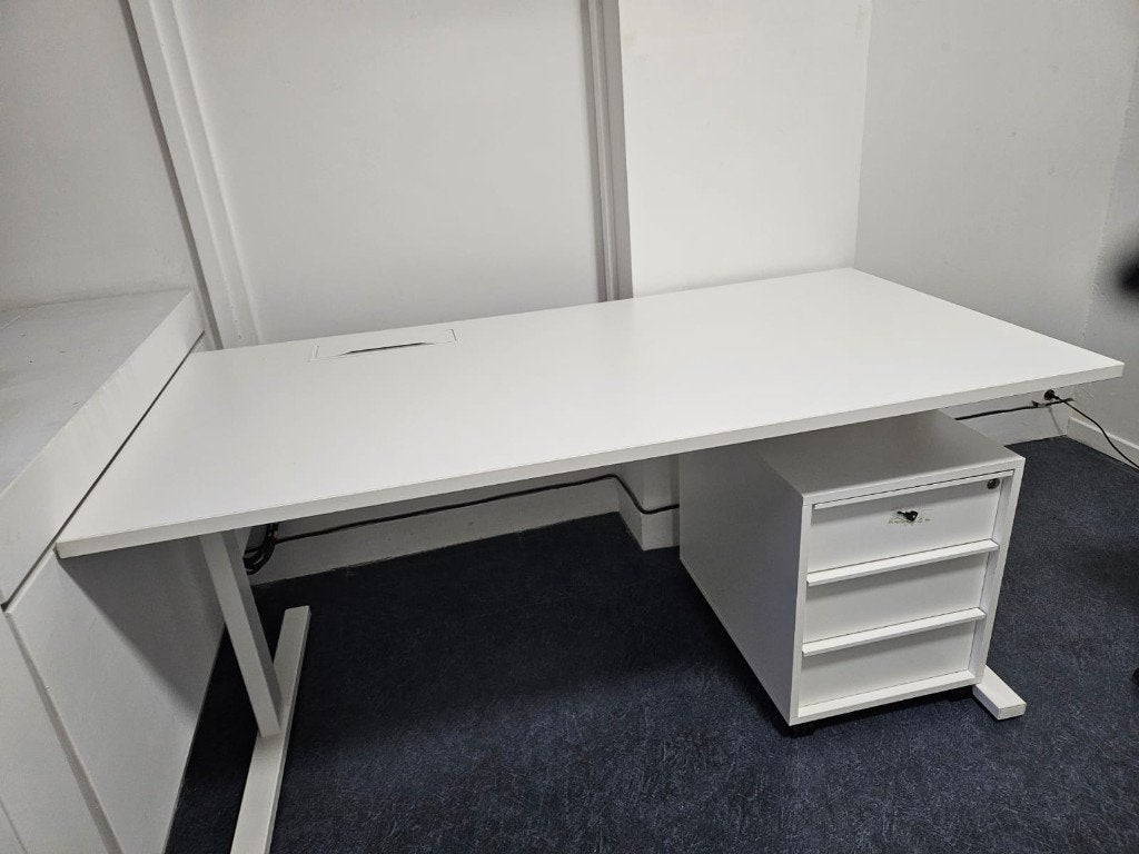 Lots homogènes de bureaux professionnels + caissons NARBUTAS, Maison & Meubles, Naturel, Envoi, Utilisé, Blanc