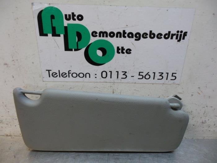Zonneklep van een Renault Clio (Clio 2 01-), Gebruikt, -, Renault, -