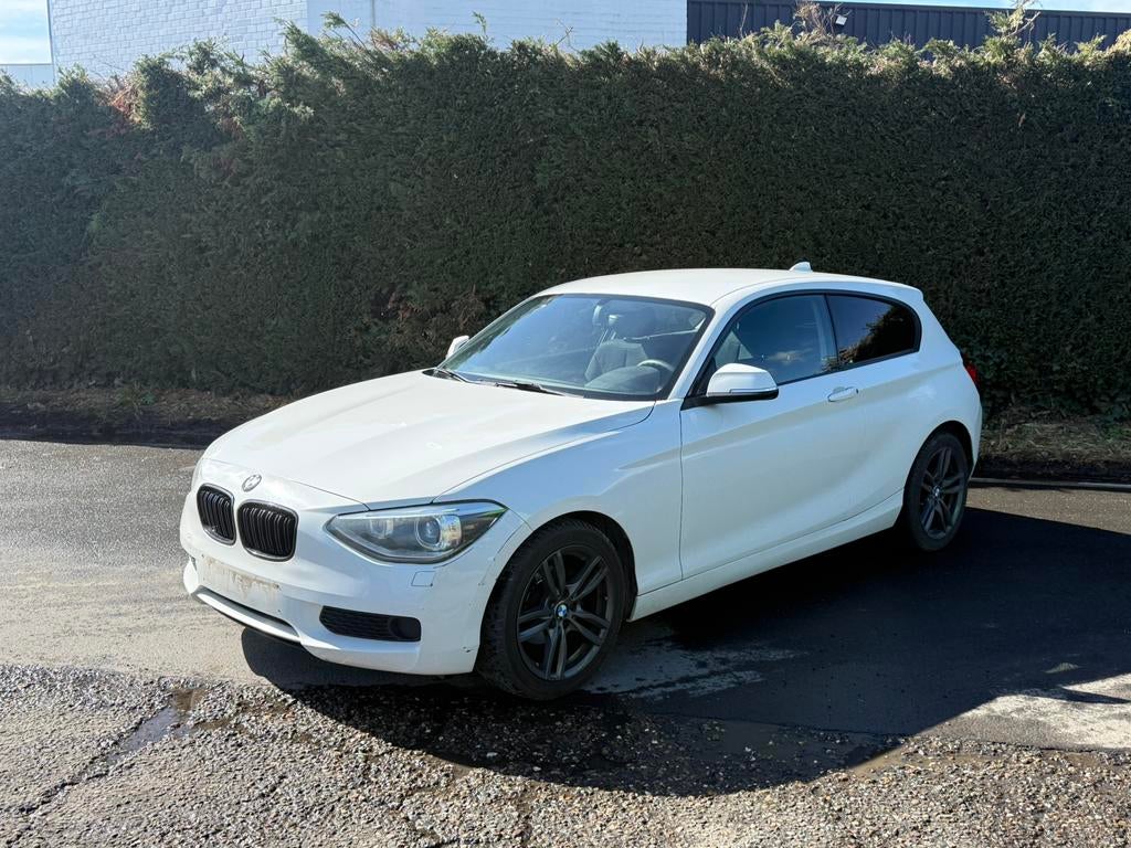 Bmw 114i, Euro 5, Wit, Handgeschakeld, Grijs