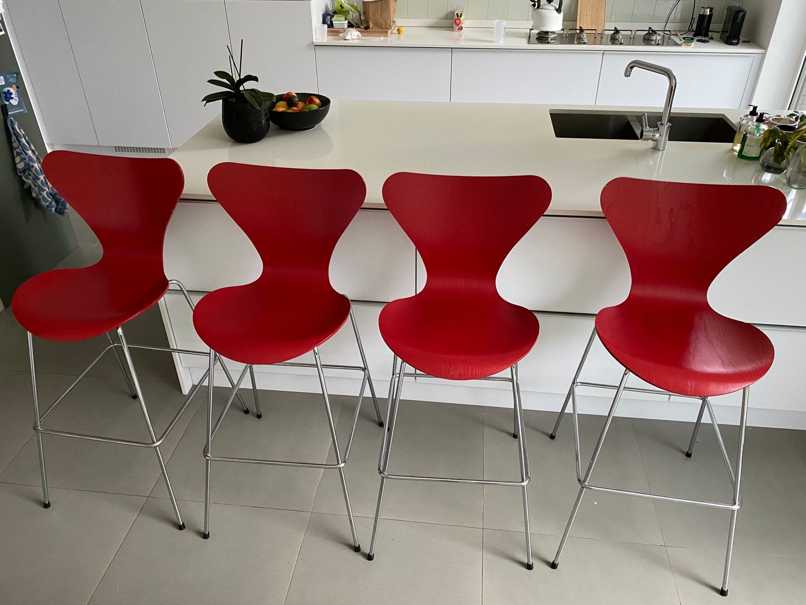 Vlinderstoel series 7 Arne Jacobsen - Fritz Hansen barkruk, Ophalen, Zo goed als nieuw