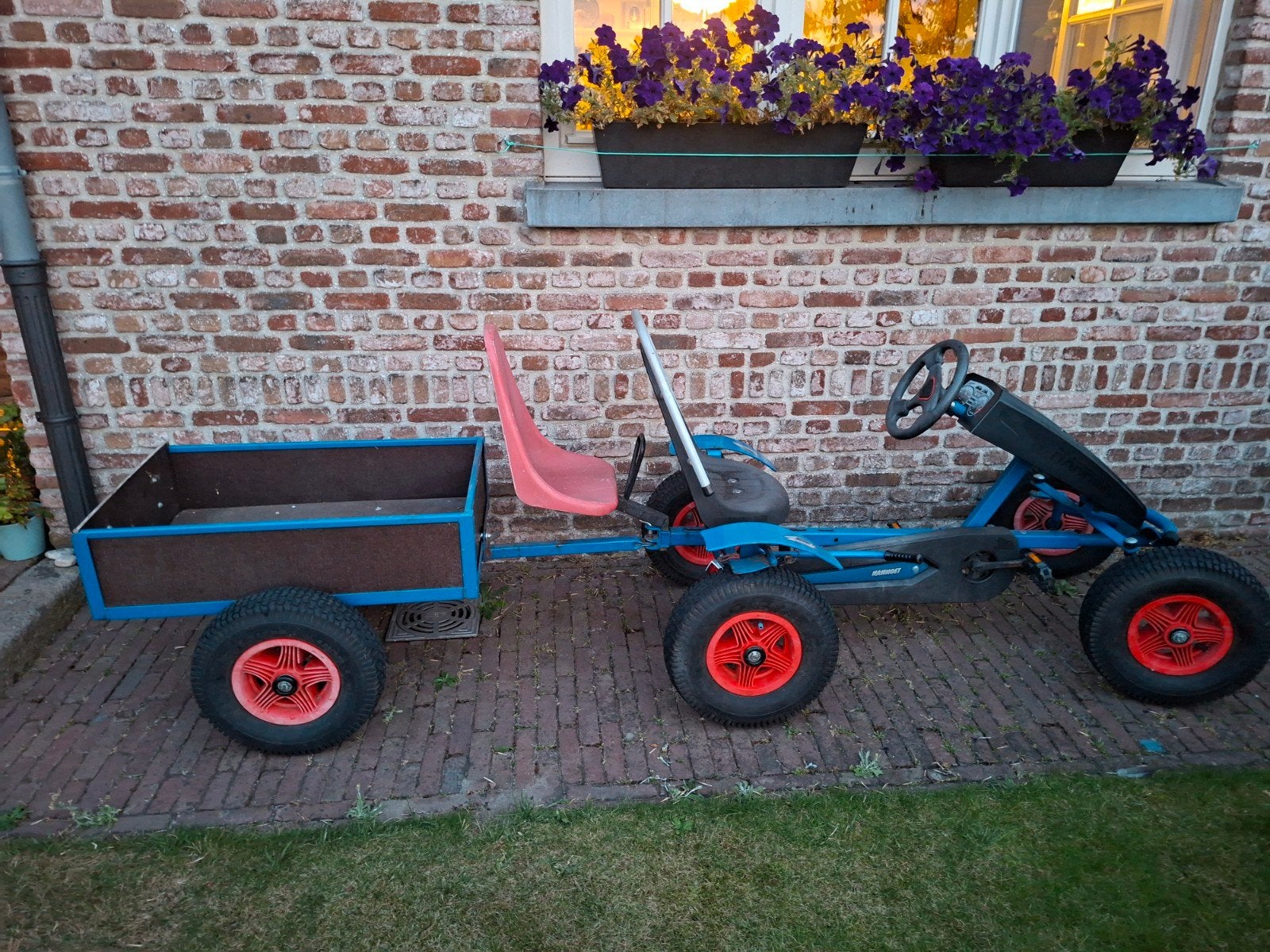 mammouths du karting et du goalcar, Enlèvement