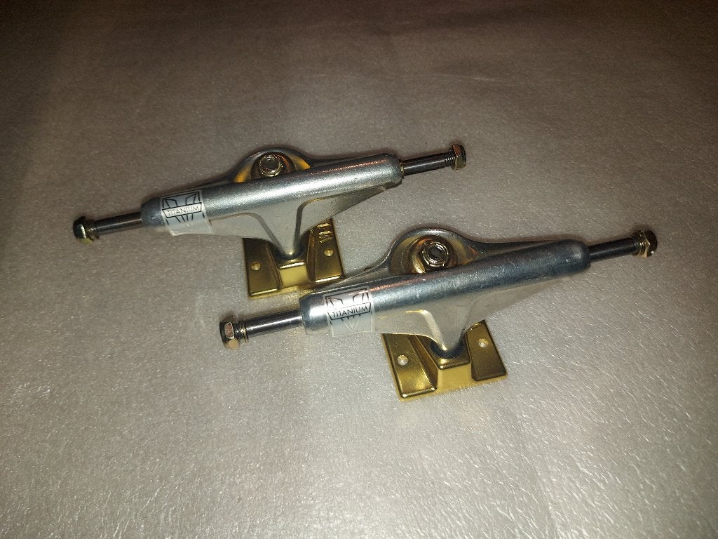 Trucks Venture V-Titanium High - Gold, Enlèvement ou Envoi