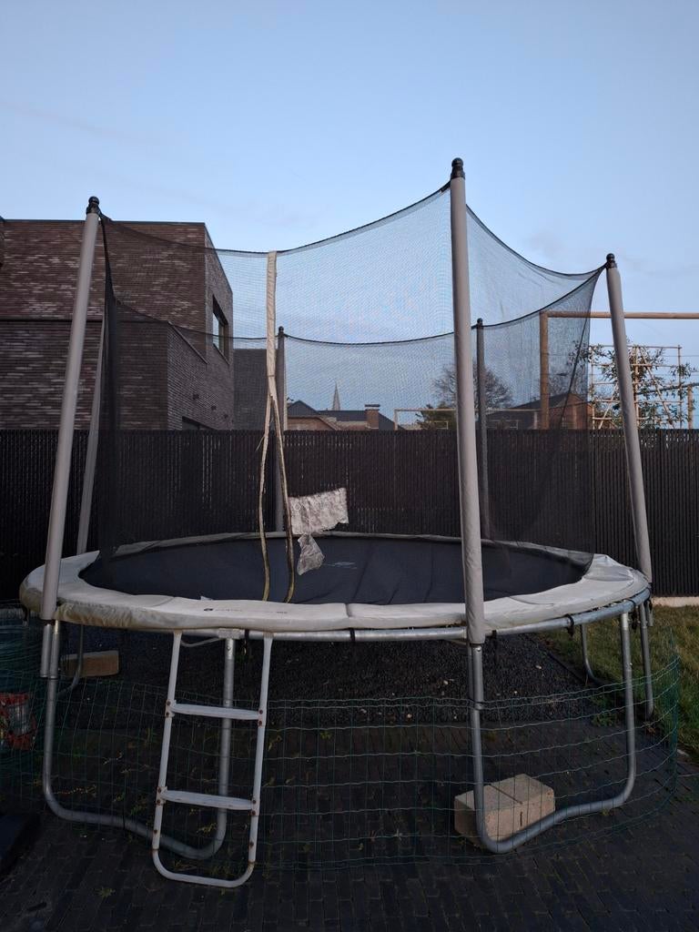 Trampoline 365 Domyos, Enlèvement
