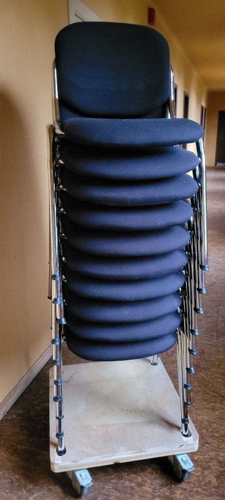 Zeer degelijke stapelbare stoelen. 10 stuks, Huis en Inrichting, Ophalen, Zwart, Zo goed als nieuw, Metaal