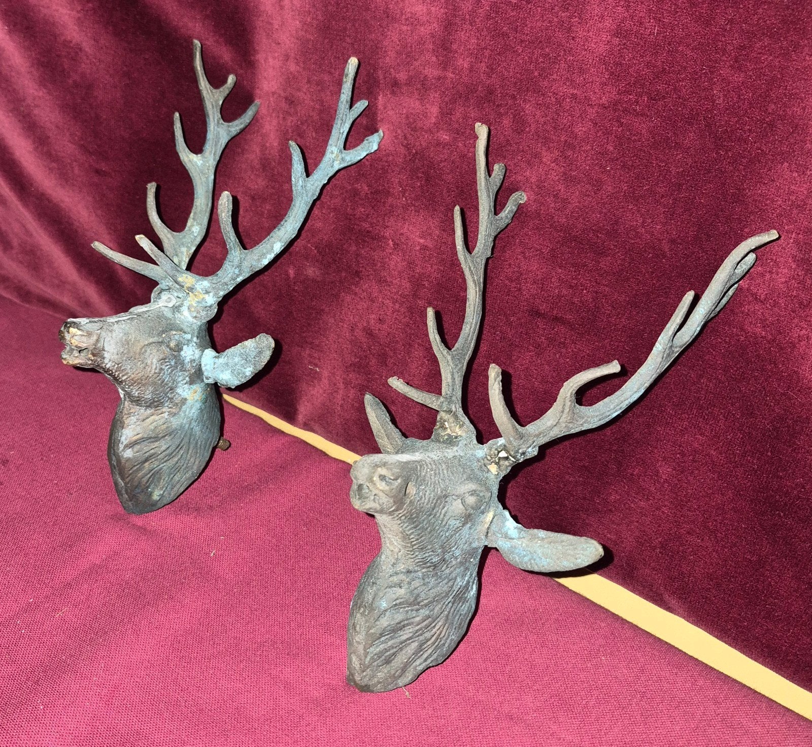 Bronz oude bronzen herten kopjes ornamenten, Ophalen