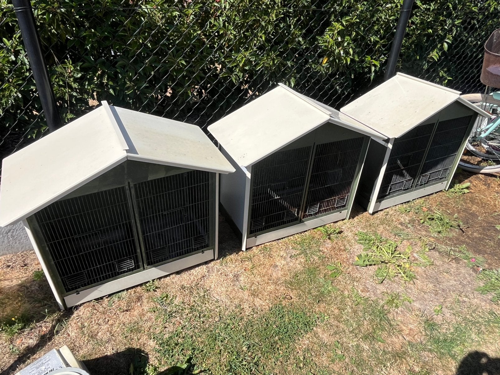 3 aluminium buitenkooien, Dieren en Toebehoren, Ophalen of Verzenden, Zo goed als nieuw, Aluminium