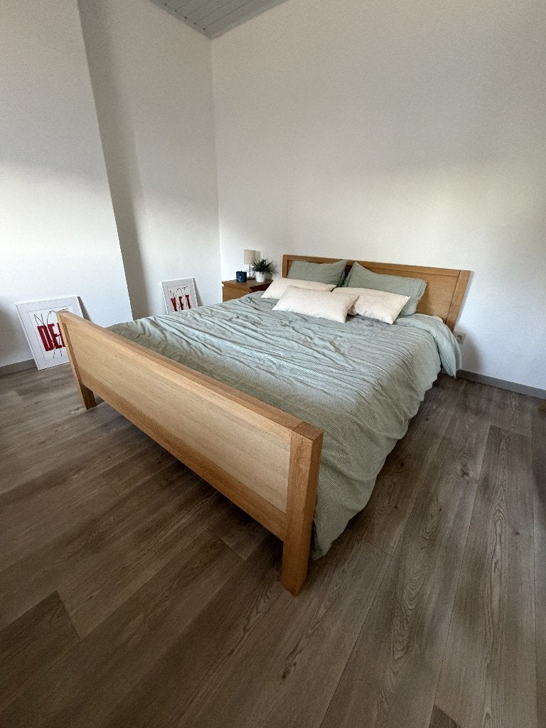 Modern bed, massief eik (160x200) met lattenbodems, Huis en Inrichting, Slaapkamer | Bedden, Ophalen, Tweepersoons, Zo goed als nieuw