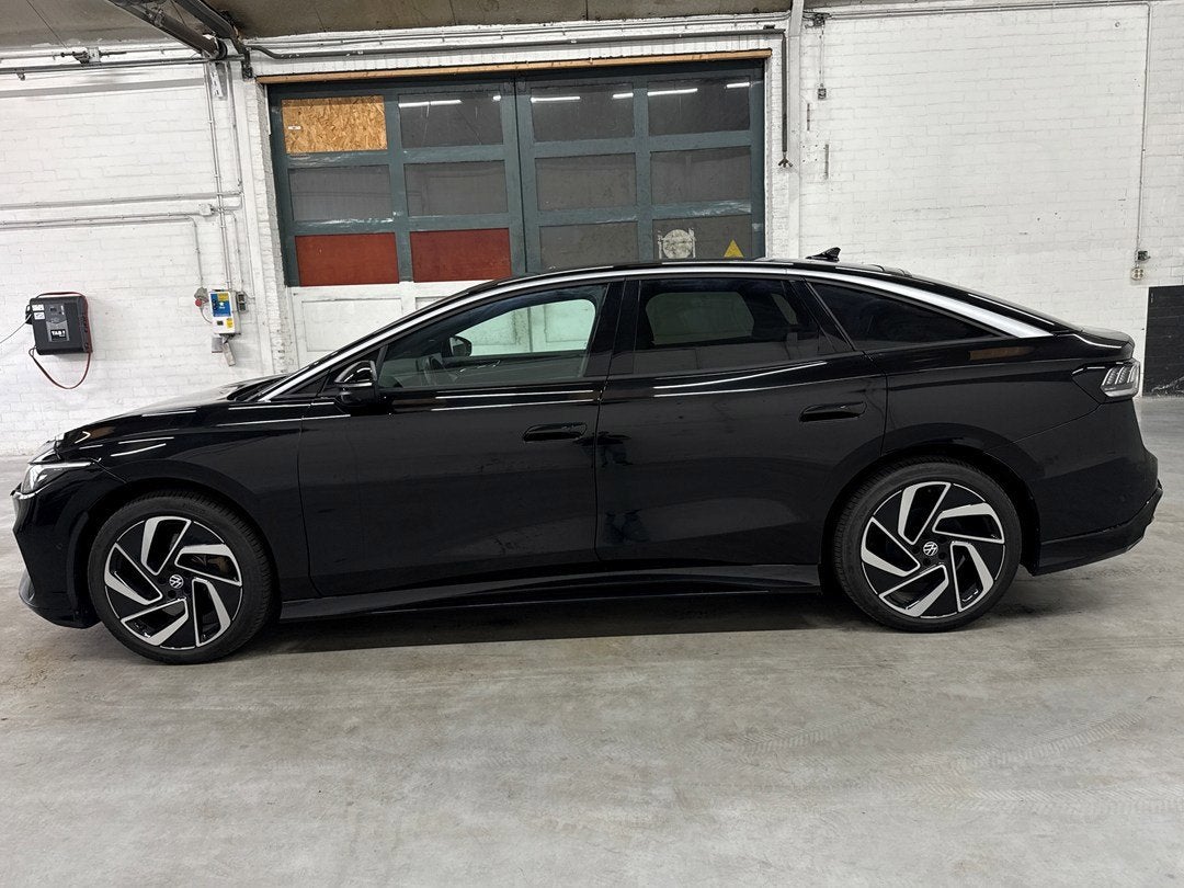 Volkswagen ID.7 Pro Limited Edition 77 kWh | Harman Kardon |, Auto's, Automaat, Gebruikt, Beige, Zwart