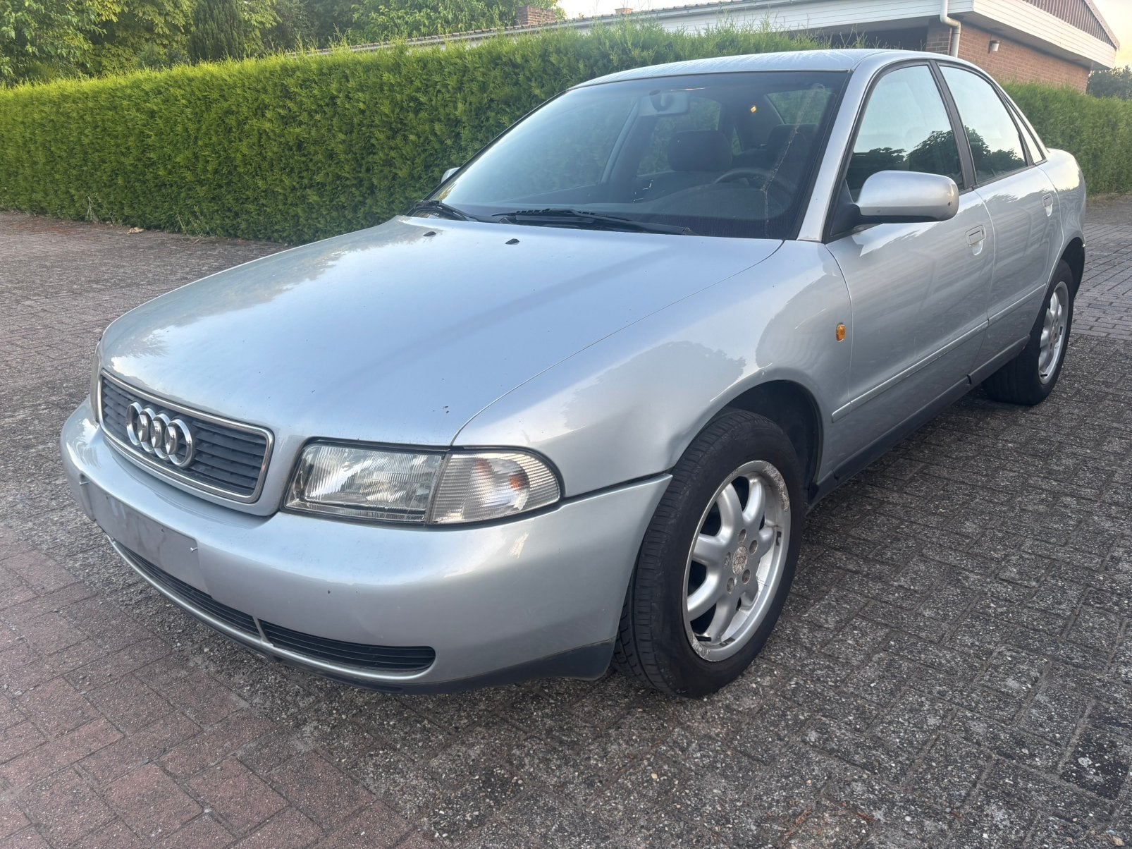 Audi A4 1.8T 150PK Benzine Airco GEKEURD VOOR VERKOOP, Auto's, A4, Particulier, Centrale vergrendeling, Handgeschakeld