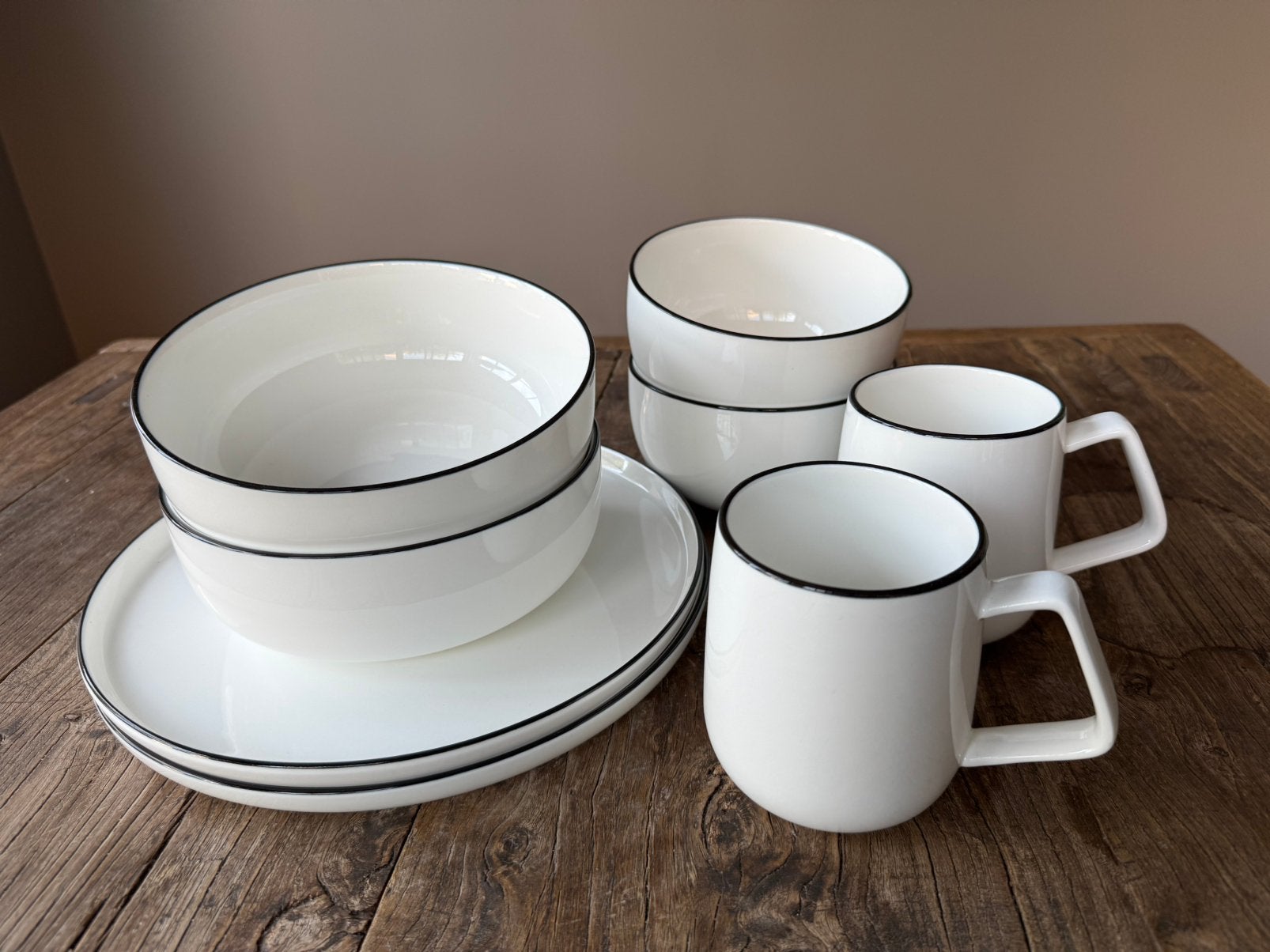 Salt&Pepper Studio Base - 8-delig servies wit, Huis en Inrichting, Ophalen, Bord(en)