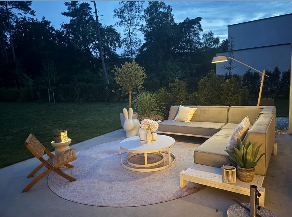 Combinatie van 2 buiten salontafeltjes te koop - wit alu, Tuin en Terras, Tuinsets en Loungesets, Ophalen, Bijzettafel, Aluminium