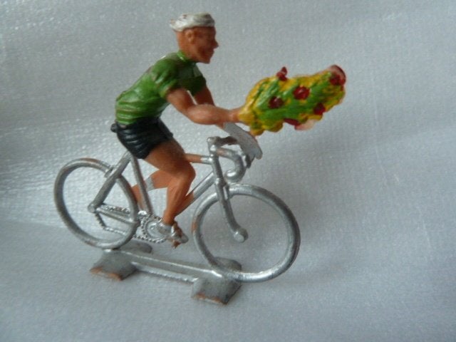 18 cyclistes miniatures, auto Norev Tour de France 1956 10€., Enlèvement ou Envoi, Utilisé, Personnage ou Figurines