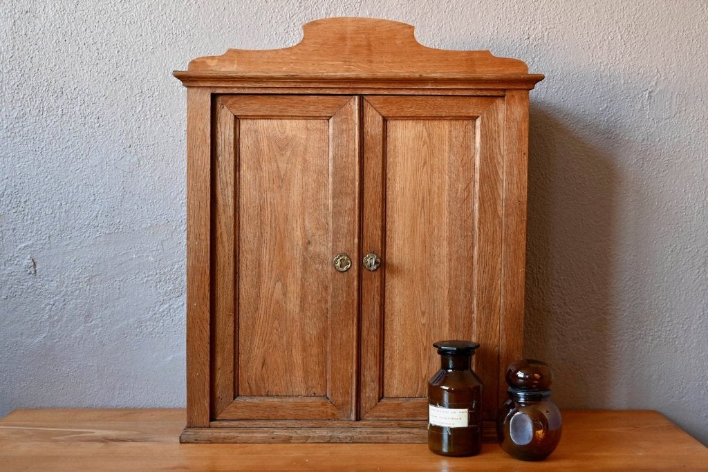Armoire toilette bohème vintage rétro chêne fronton sculpté, Enlèvement, Utilisé