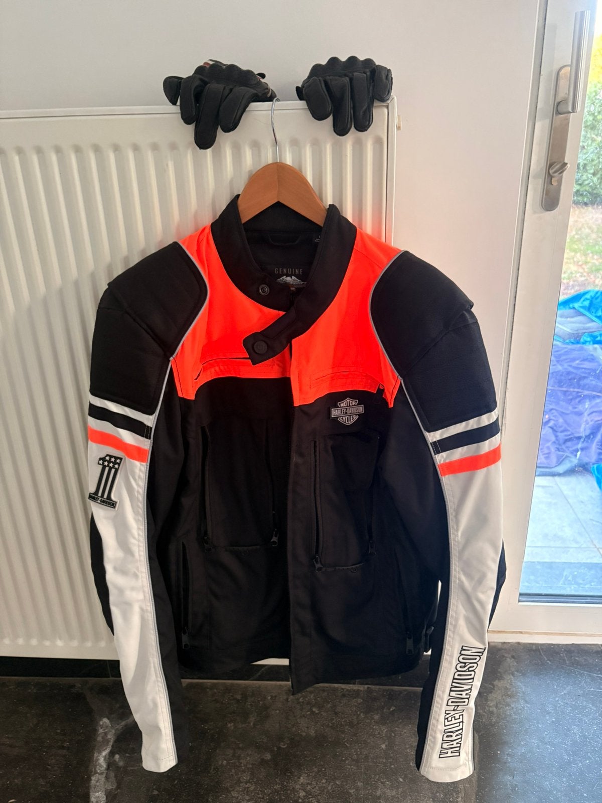 Veste de moto + gants Harley Davidson à vendre, Enlèvement, Neuf, sans ticket, Hommes, Ensemble