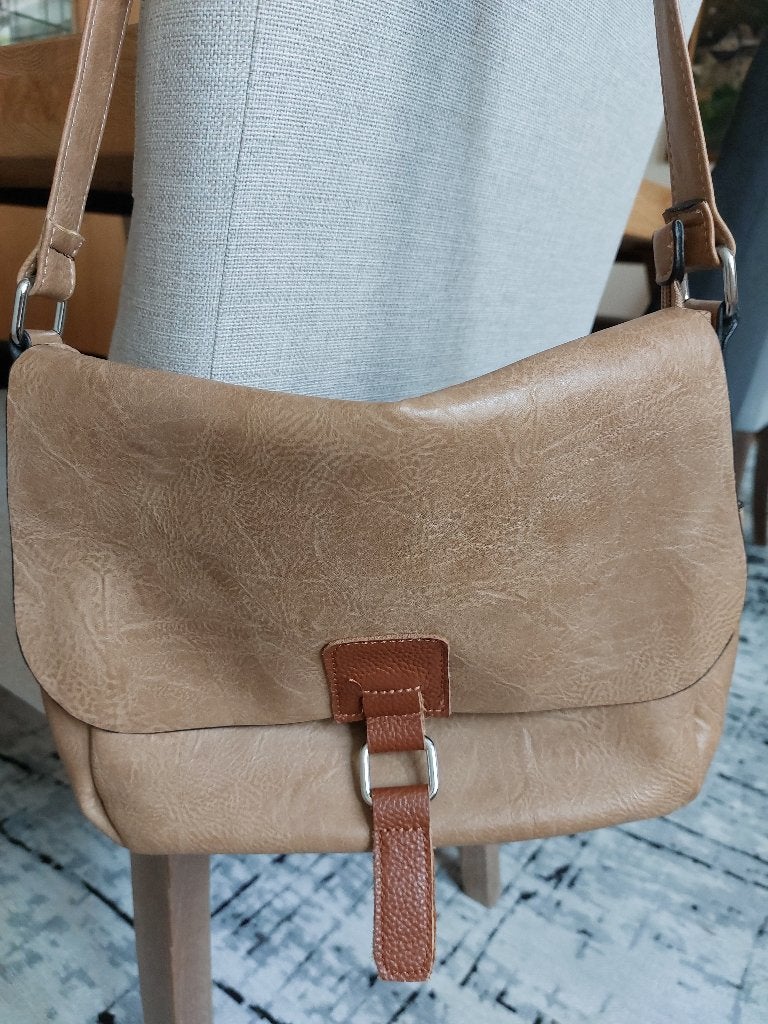 Sac à main, Bijoux, Sacs & Beauté, Enlèvement ou Envoi, Comme neuf, Brun, Sac à bandoulière