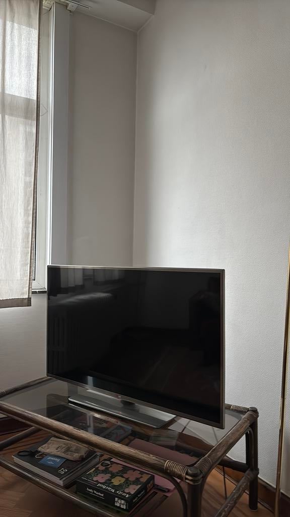 Télévision LG - livraison incluse sur Bruxelles, TV, Hi-fi & Vidéo, Télévisions, 50 Hz, Comme neuf, Enlèvement, 100 cm ou plus