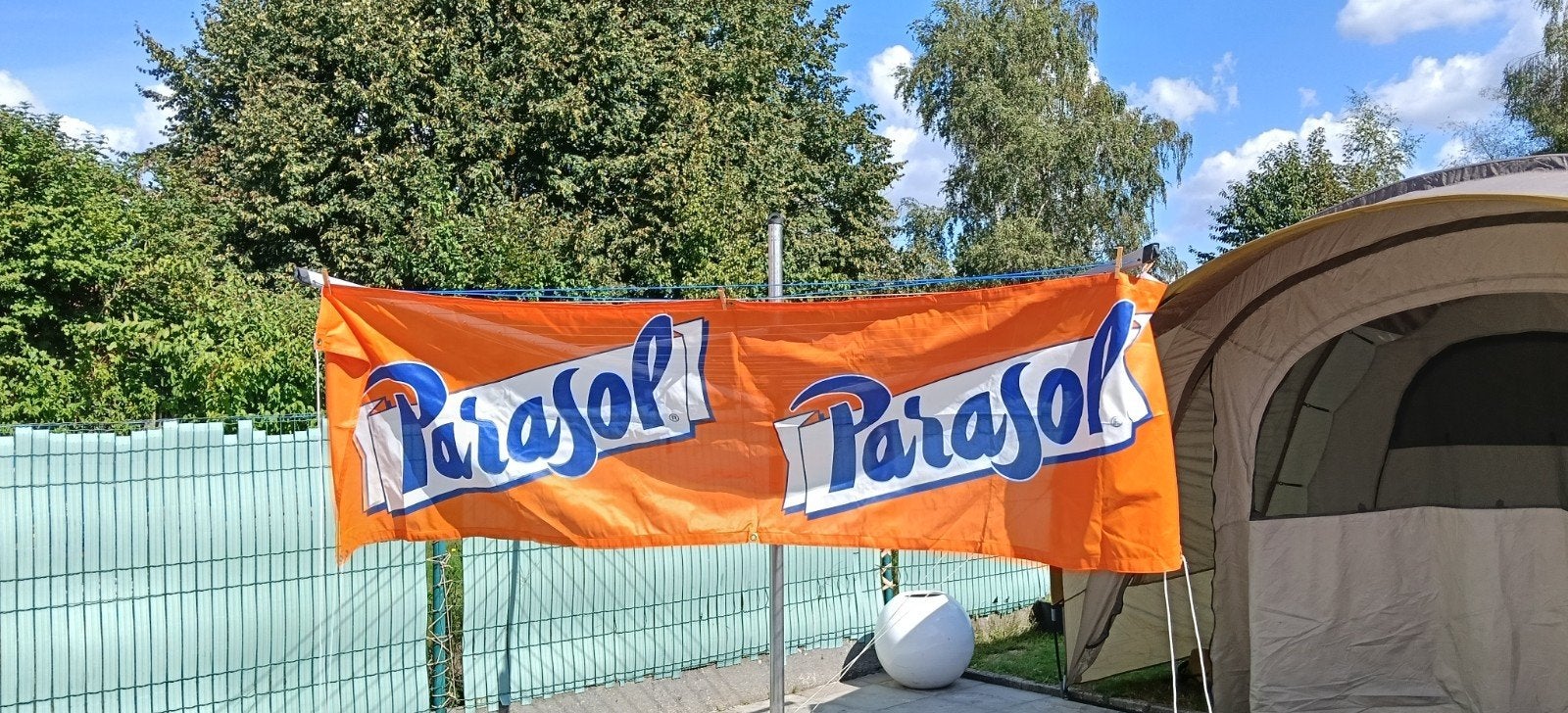 Banner, reclame Parasol. Retro. Nieuw. 2m40 x 70 cm, Verzamelen, Ophalen of Verzenden, Reclame