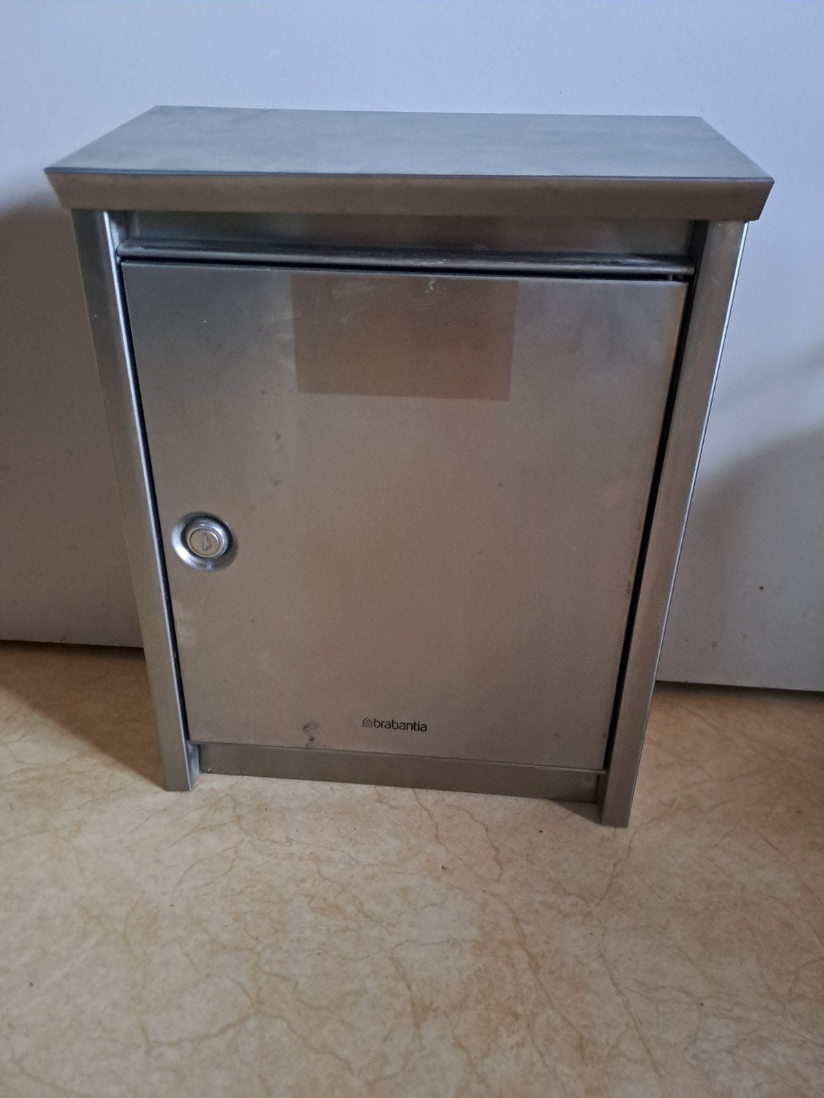 Brievenbus brabantia inox, Tuin en Terras, Brievenbussen, Zo goed als nieuw, Inox, Ophalen