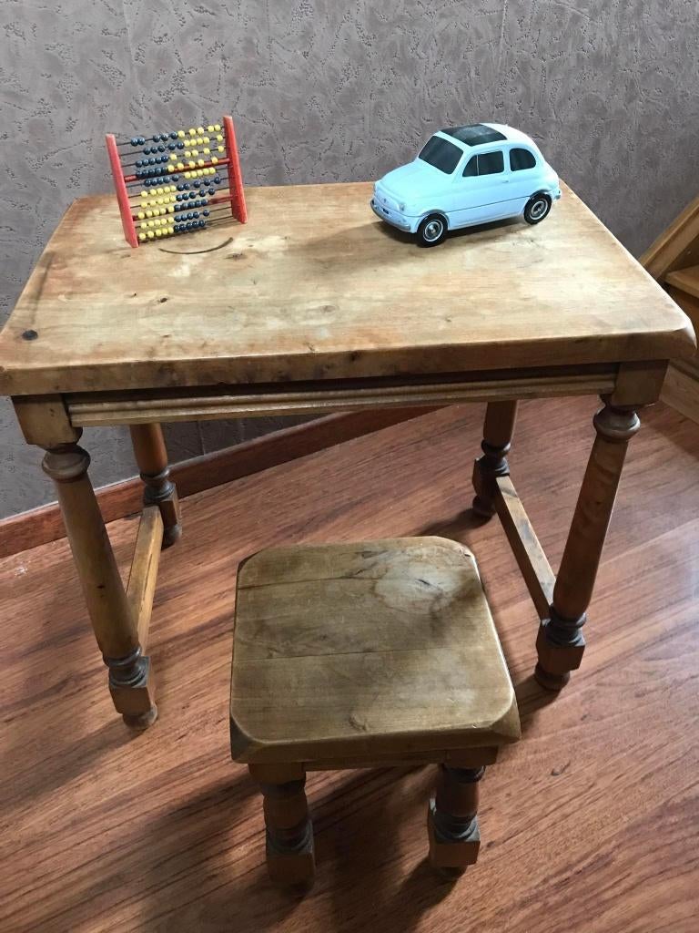 Tafelsetje vintage: twee bijzettafeltjes in dennenhout, Huis en Inrichting, Tafels | Bijzettafels, Gebruikt, Rechthoekig, 45 tot 60 cm