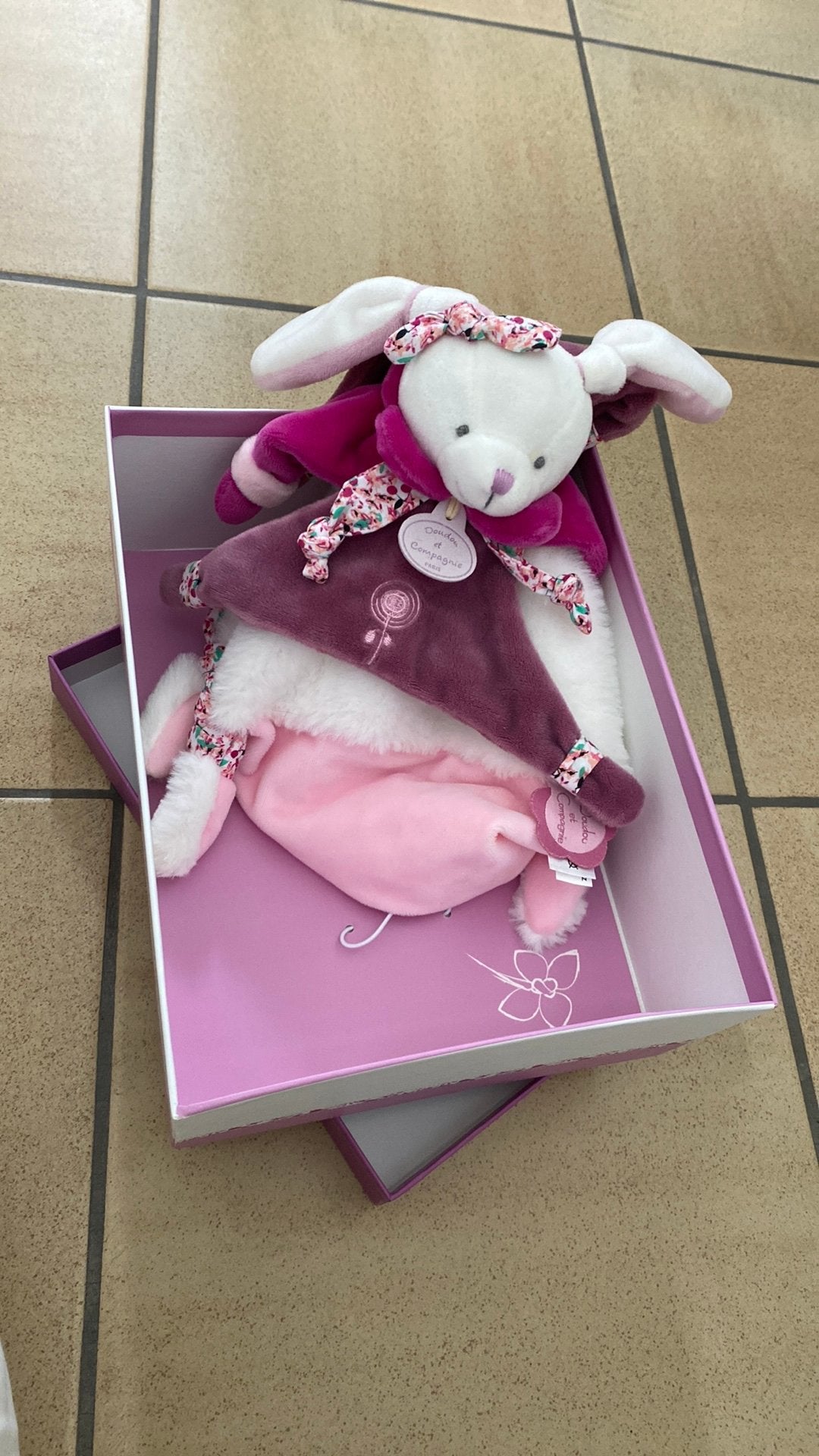 Lapin blanc peluche, Enfants & Bébés, Enlèvement, Neuf