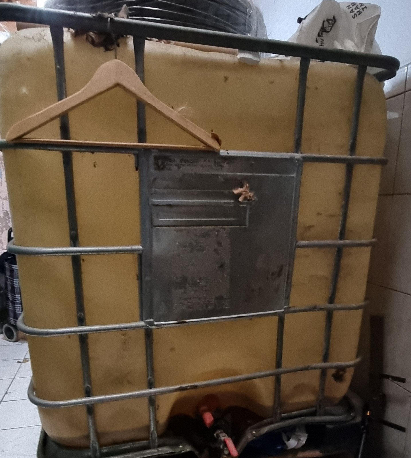 PVC-tank van 1000 liter met kraan, Tuin en Terras, Ophalen, Overige materialen, Gebruikt, Met kraantje