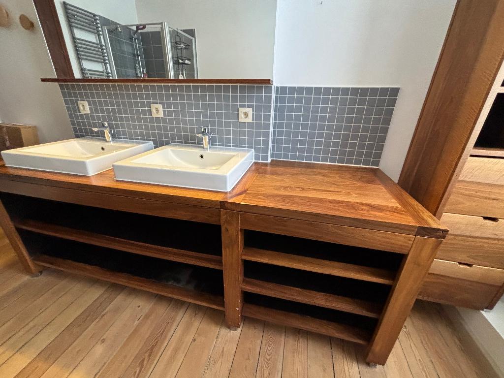 Meuble salle de bain sur-mesure noyer massif 225cm, 200 cm ou plus, Moins de 100 cm, Meuble lavabo, Comme neuf