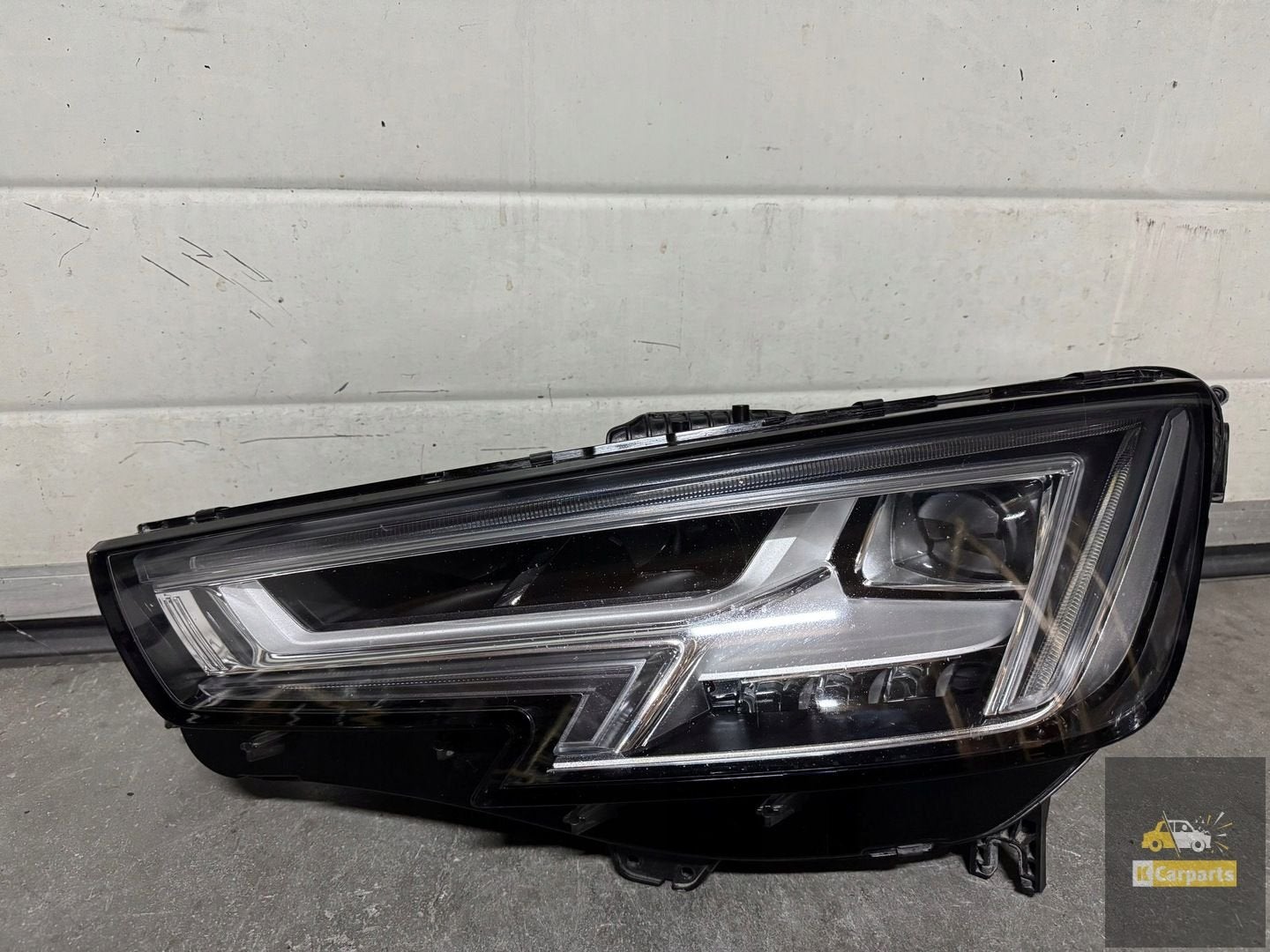 Audi A4 S4 B9 VOLLEDIG LED-licht links 8W0941033, Gebruikt, AUDI AG, Auto-Union-Strasse 1
85045  Ingolstadt, DE, Audi