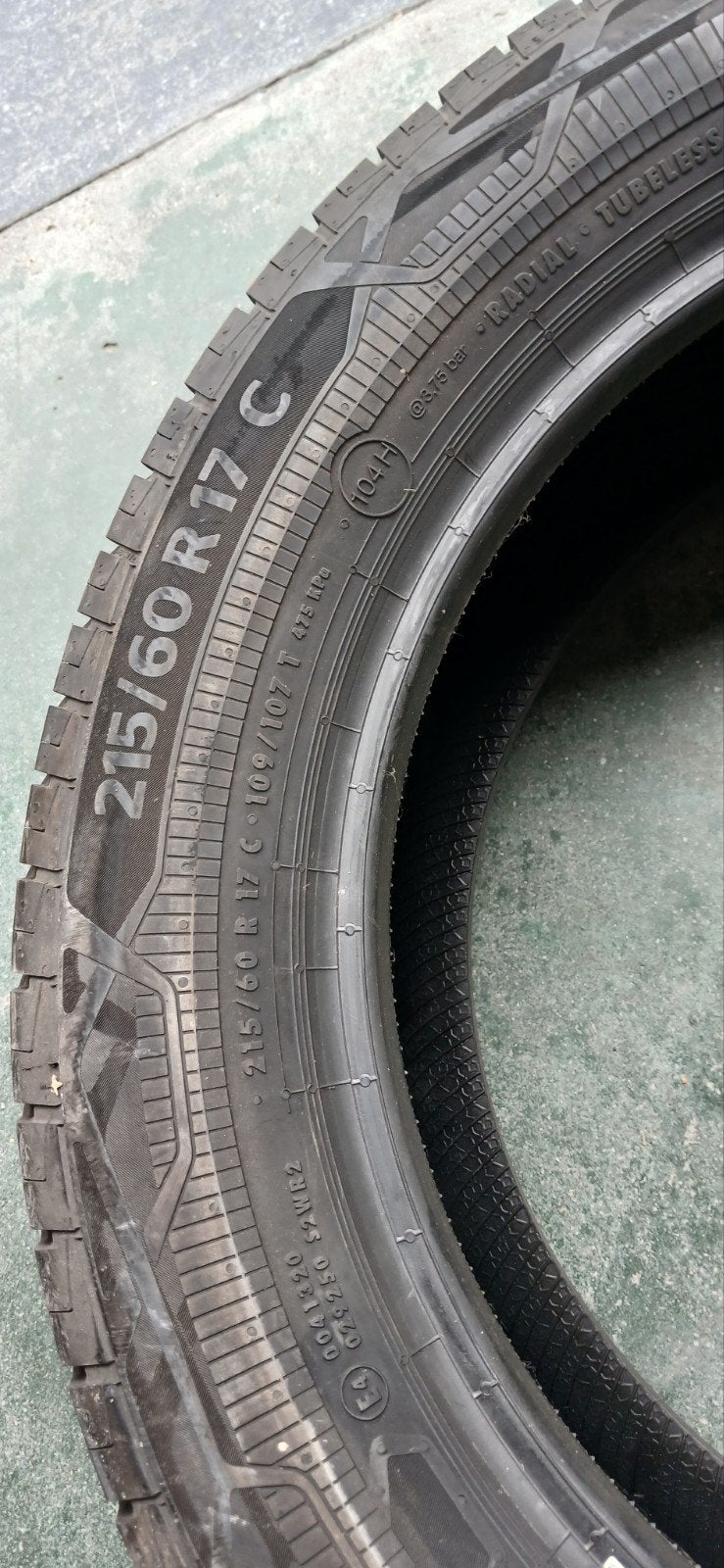 4 pneus neufs, Continental 215/60 R17C, Autos : Pièces & Accessoires, Enlèvement, Pneu(s)