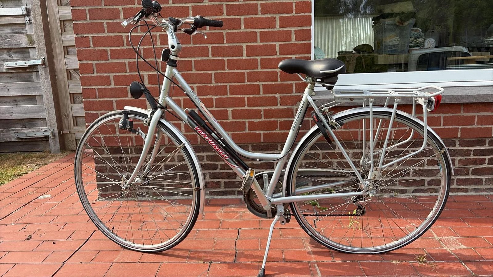 Damesfiets met accesoires, Ophalen, Zo goed als nieuw