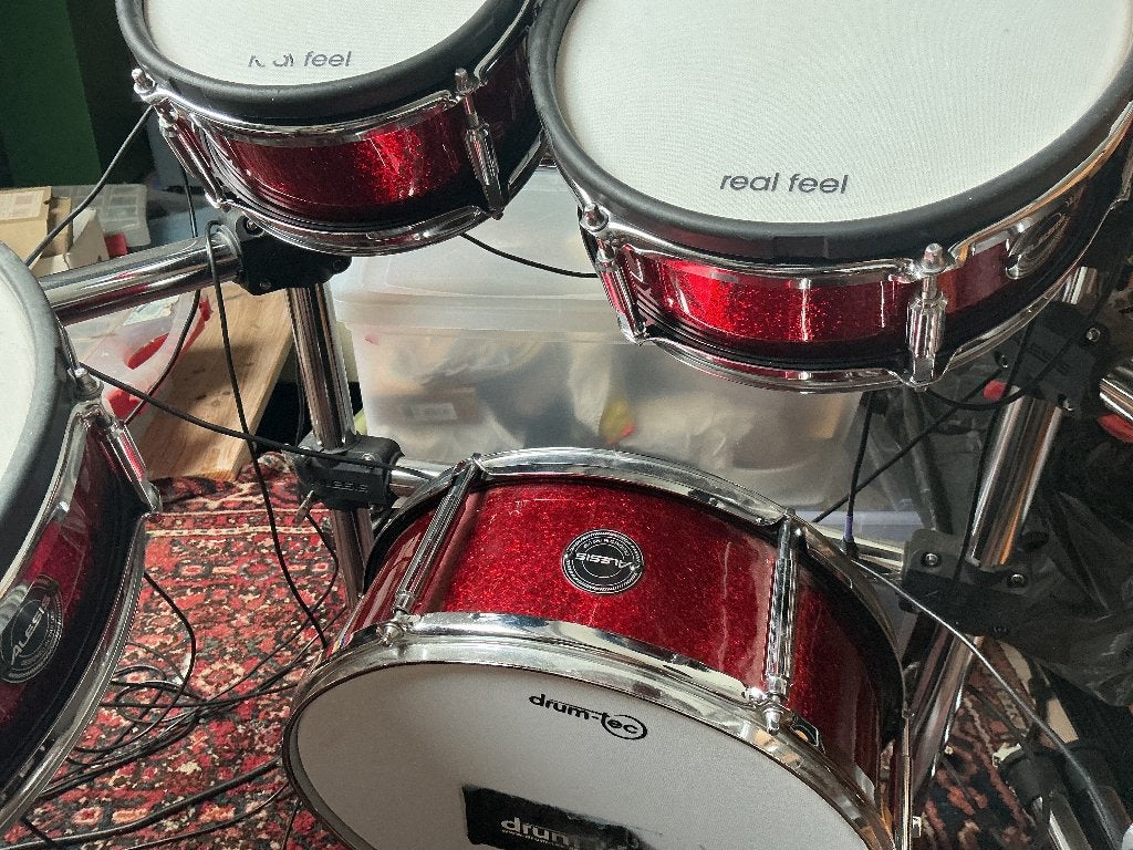 Alesis strike, Musique & Instruments, Enlèvement, Comme neuf, Autres marques, Électronique