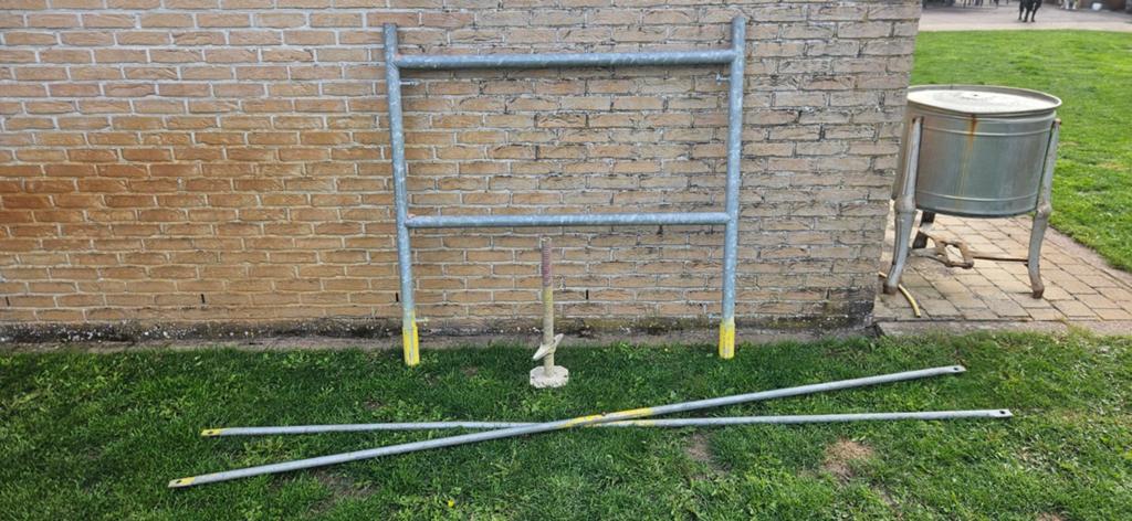 Gegalvaniseerde steiger of stelling te koop, Ophalen