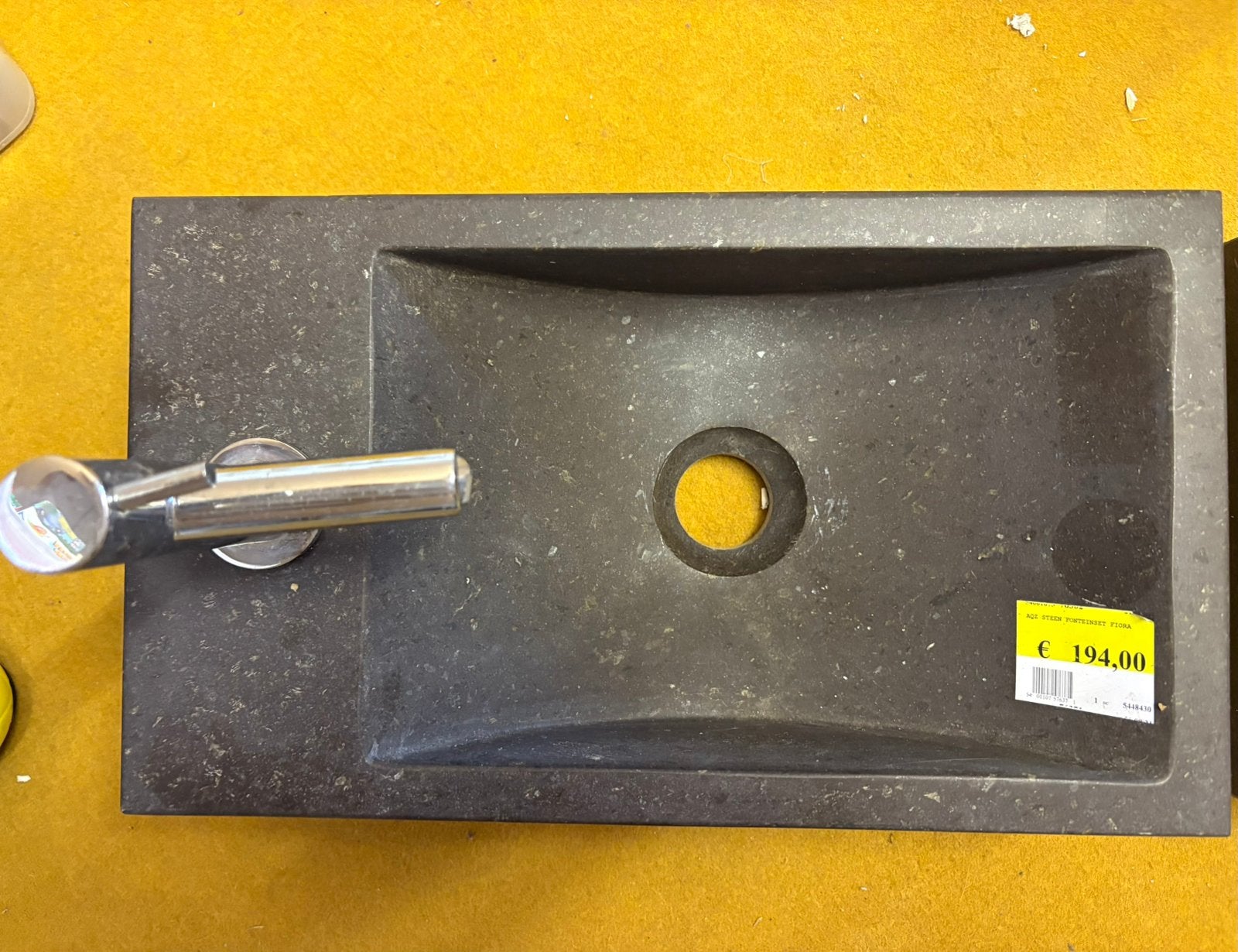 Lavabo toilet met kraan, Ophalen, Zo goed als nieuw, Kraan